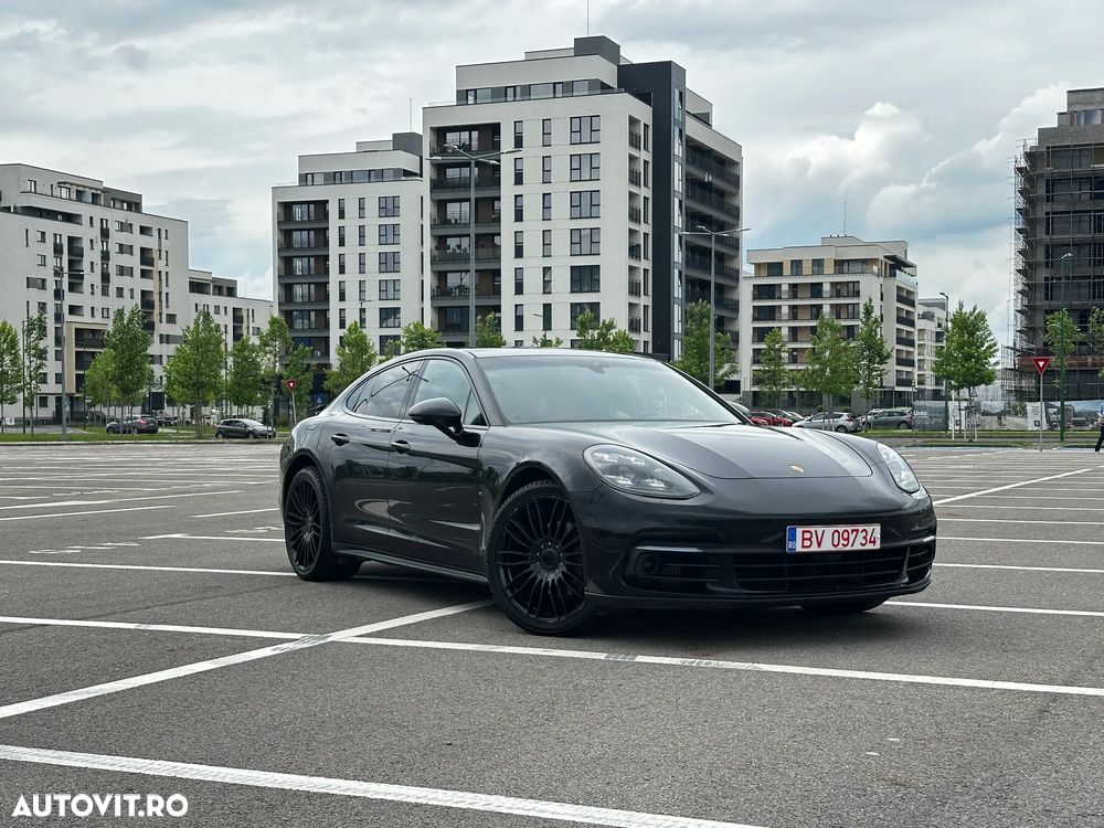 Porsche Panamera - 1