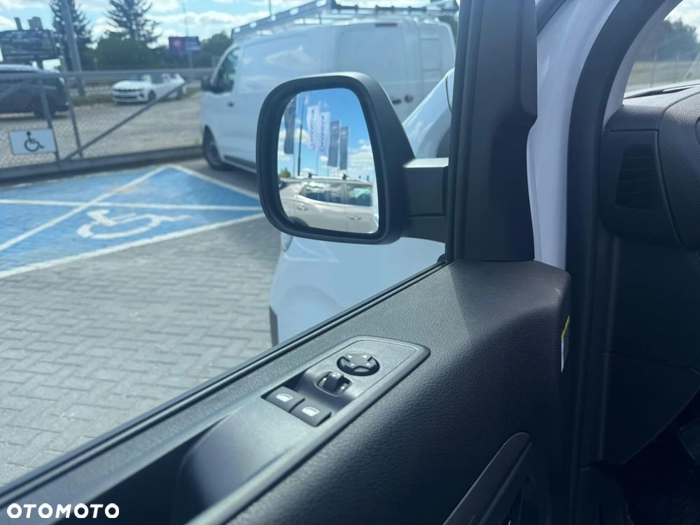 Opel VIVARO - 11