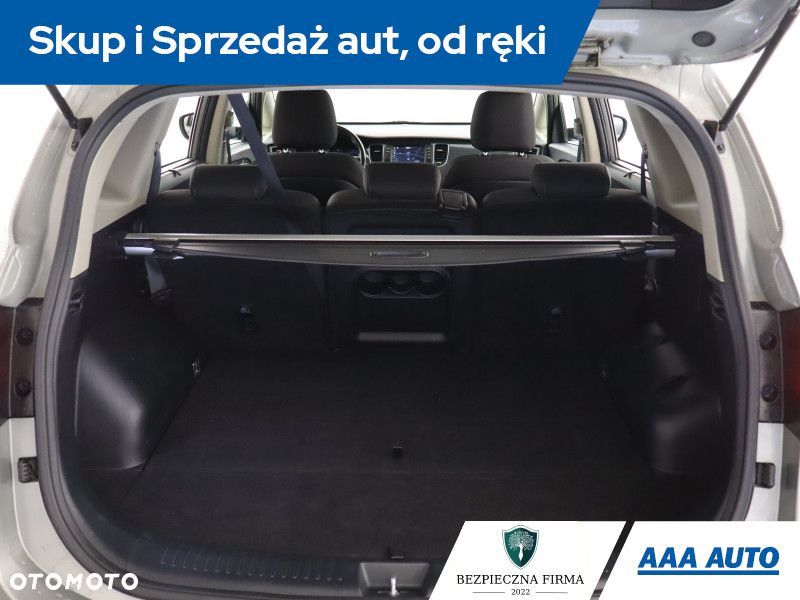 Kia Carens - 15