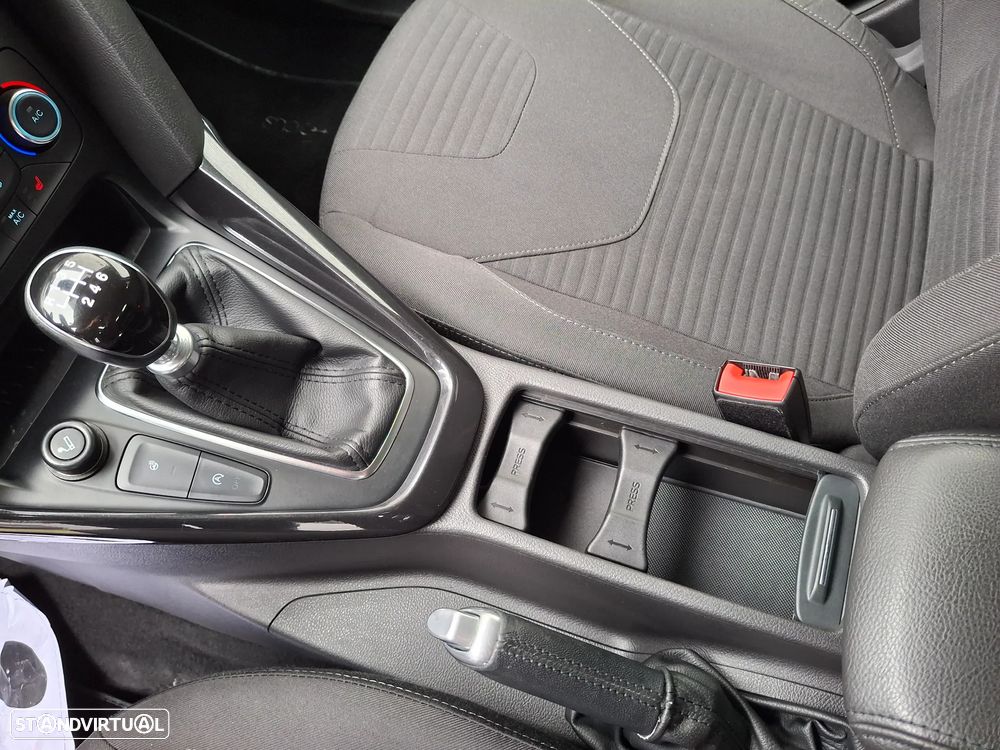Ford Focus SW 1.5 TDCi Titanium - 8