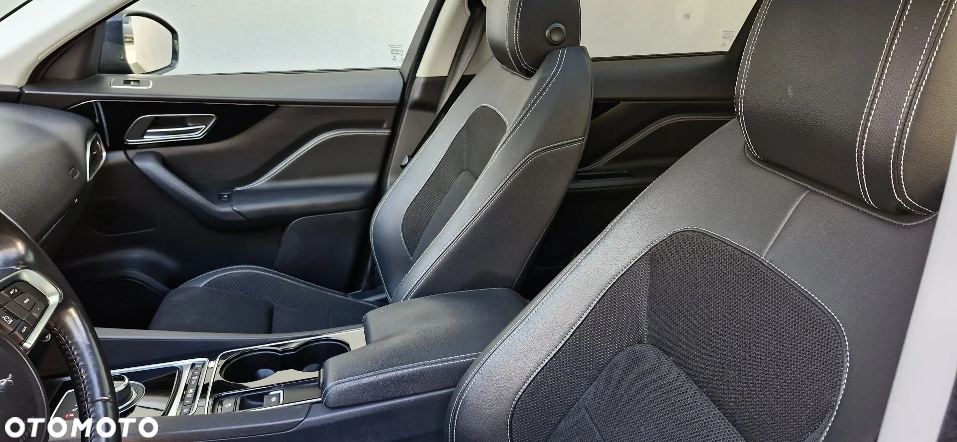 Jaguar F-Pace 2.0 i4D AWD R-Sport - 15