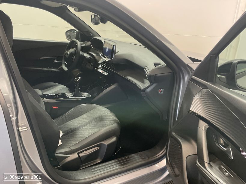 Peugeot 2008 1.2 PureTech Allure Pack - 22