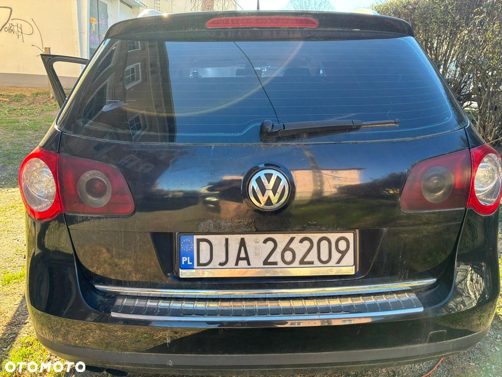 Volkswagen Passat 2.0 TDI DPF Highline - 9