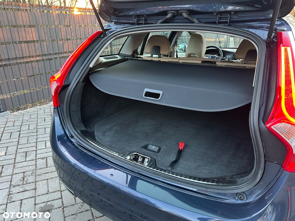 Volvo V60 D4 Momentum - 18