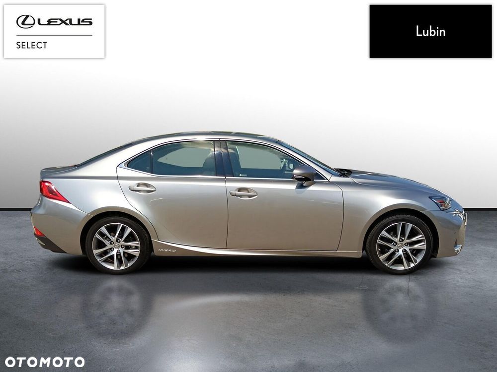 Lexus IS - 7