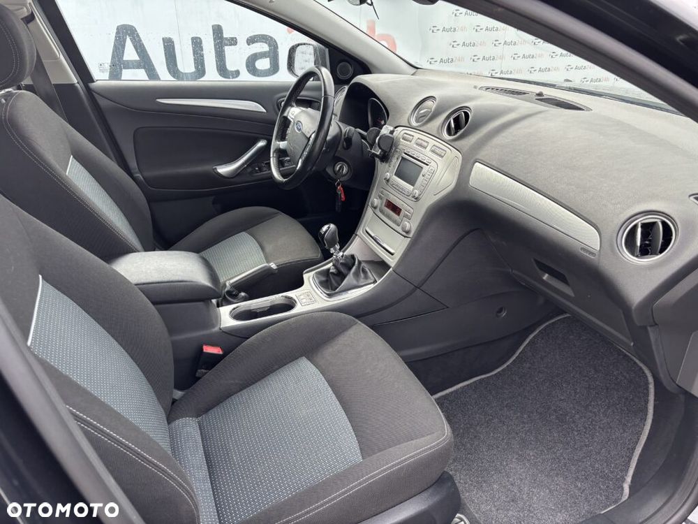 Ford Mondeo 2.0 TDCi Trend - 13