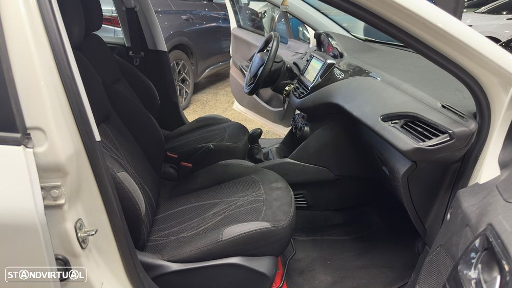 Peugeot 208 PureTech 68 Urban Move - 25