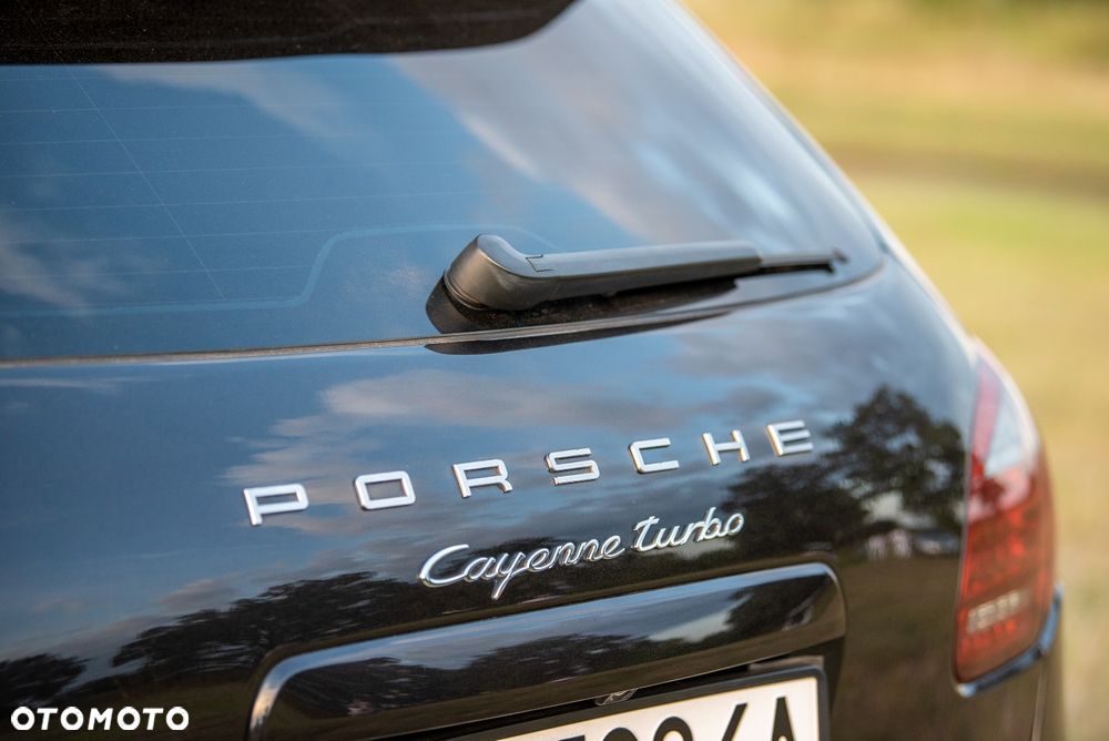 Porsche Cayenne Turbo - 12