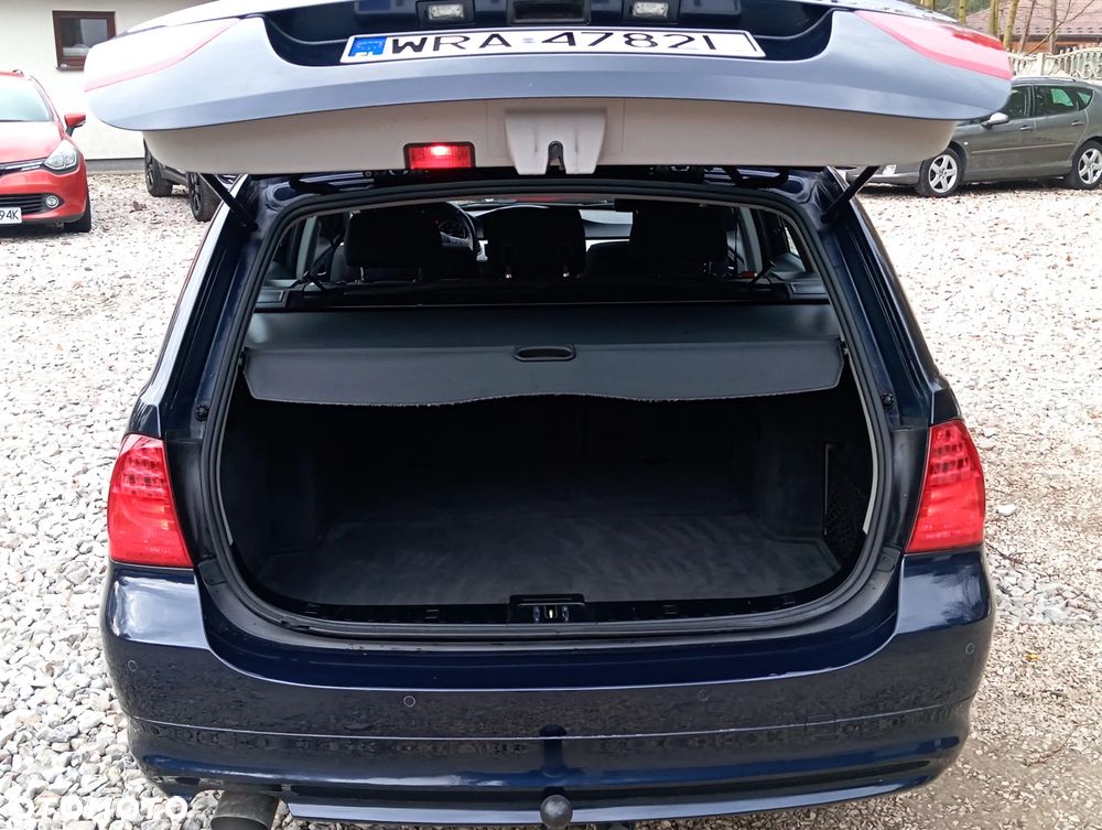 BMW Seria 3 318i Edition Sport - 17