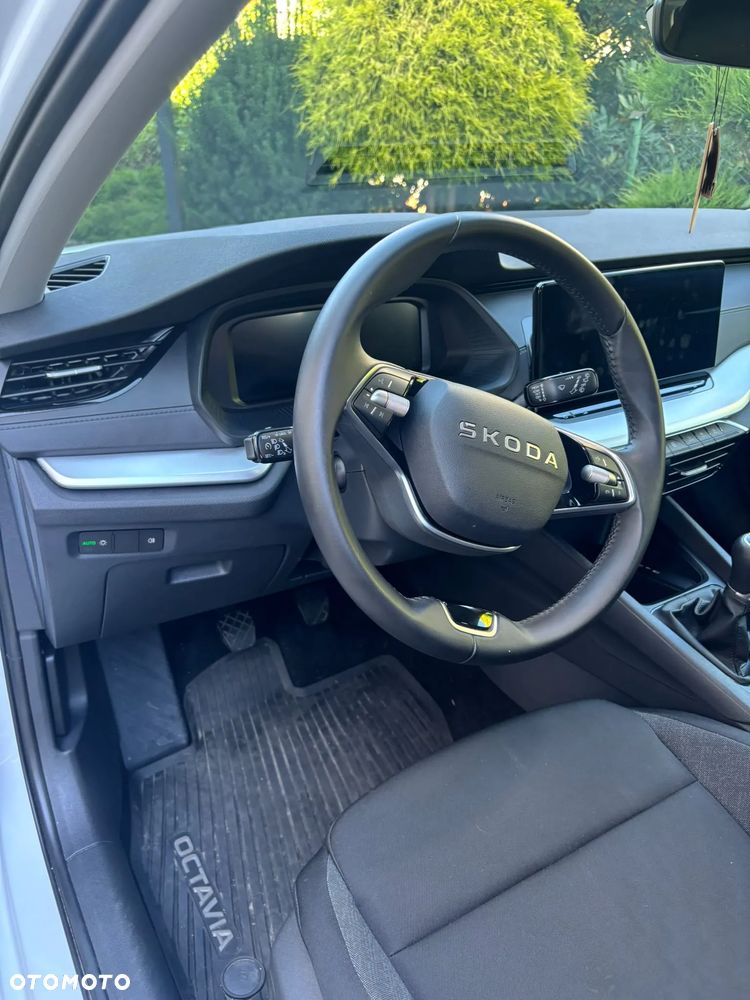 Skoda Octavia 2.0 TDI Drive Essence - 6