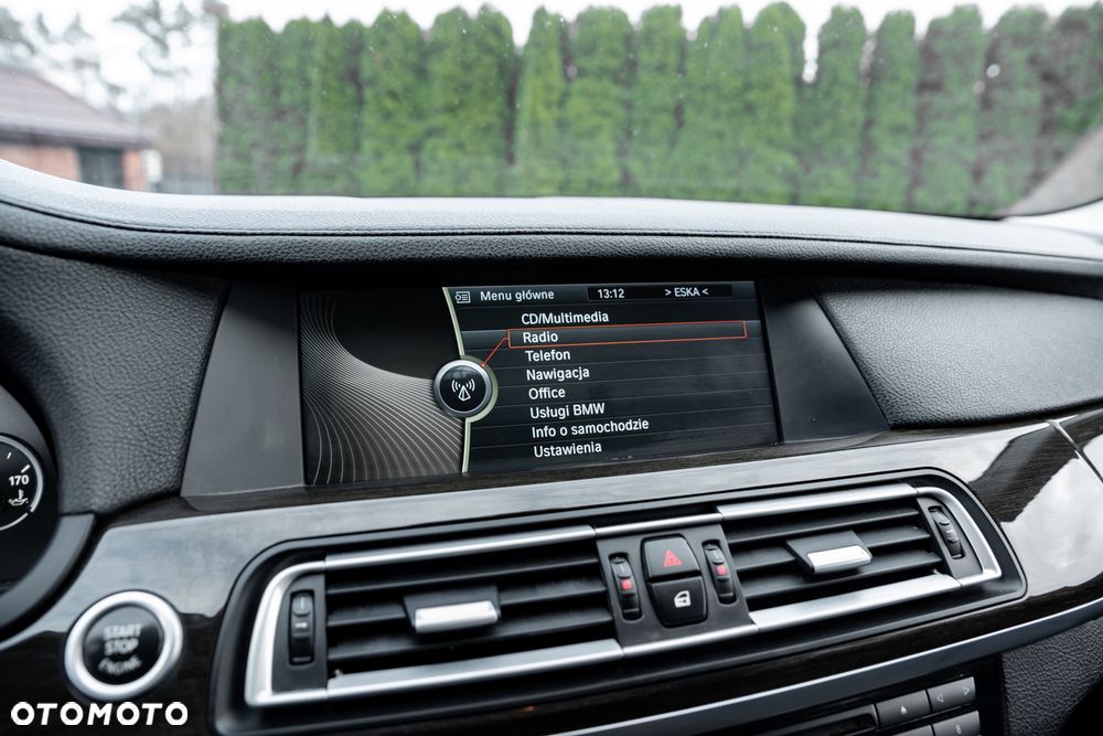 BMW Seria 7 750i xDrive - 31