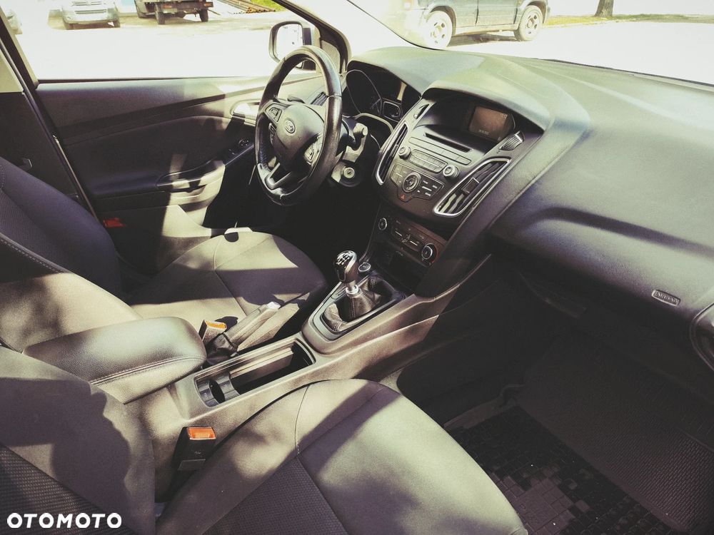 Ford Focus 1.5 TDCi SYNC Edition - 13