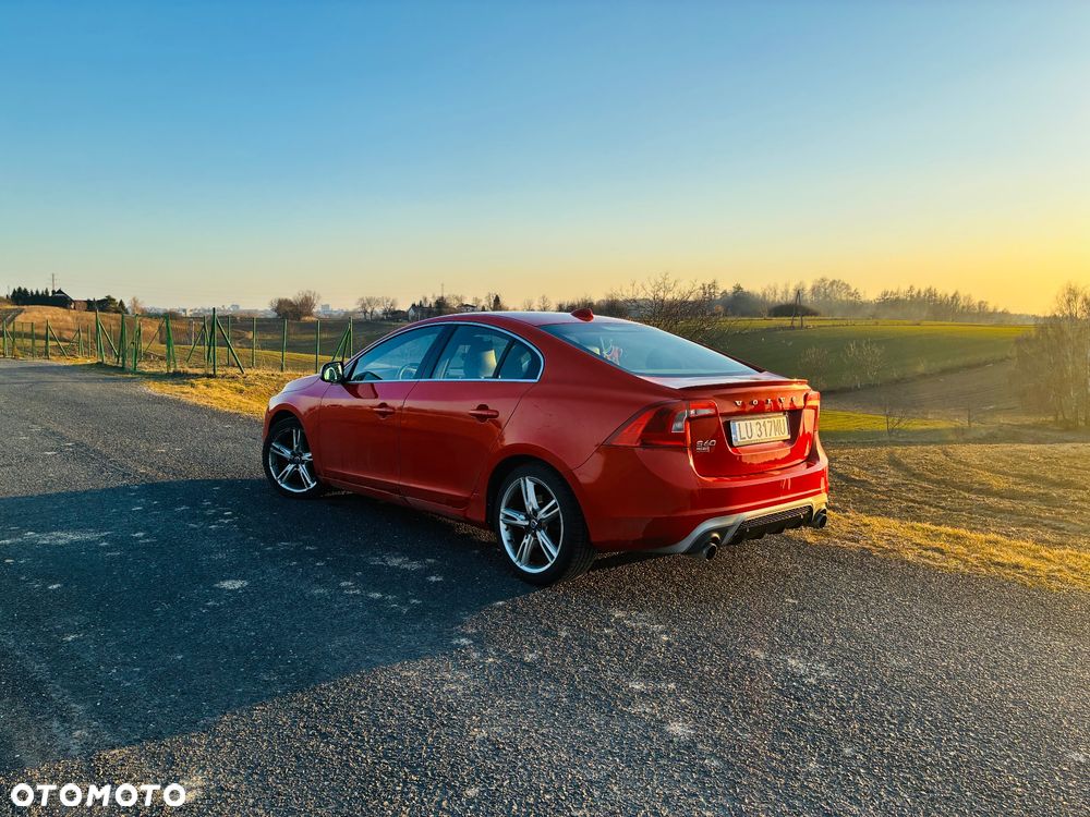 Volvo S60 T3 R-Design Momentum - 3