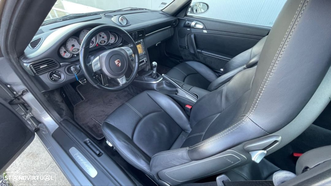 Porsche 911 (997) Turbo - 19