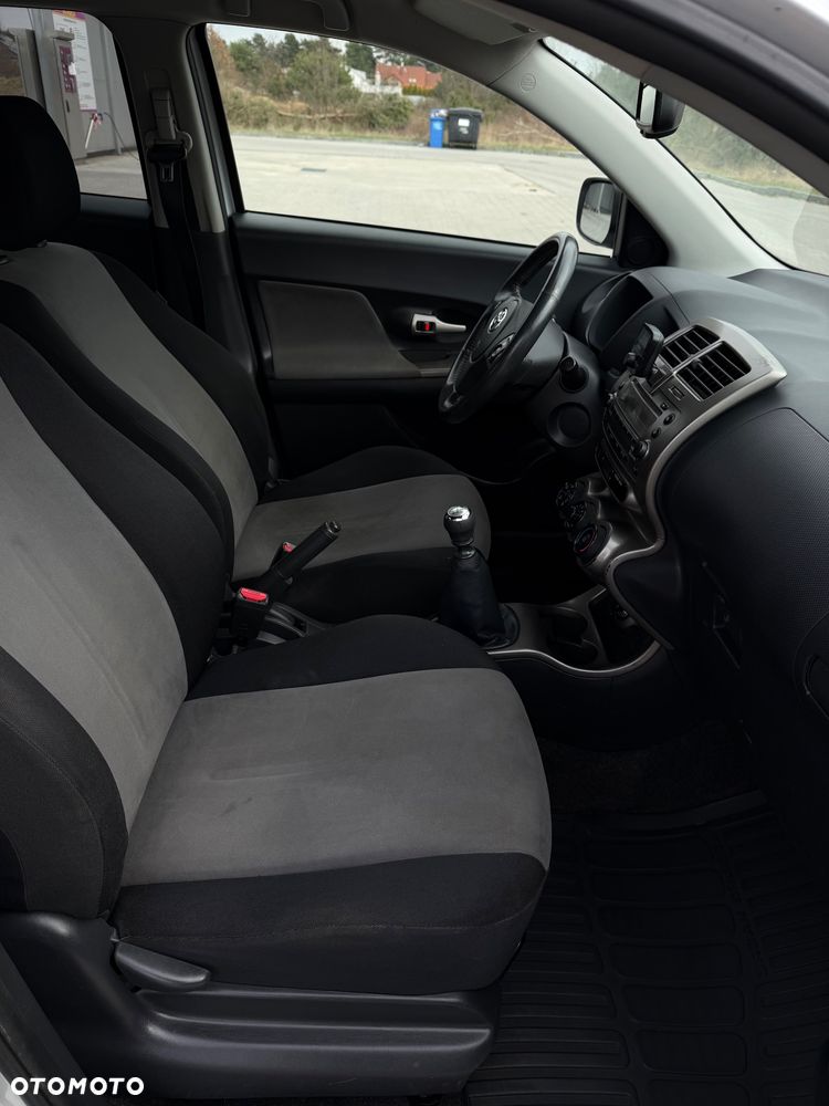 Toyota Urban Cruiser 1.4 D-4D Sol 4x4 EU5 - 12