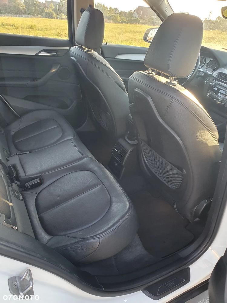 BMW X1 sDrive16d - 11