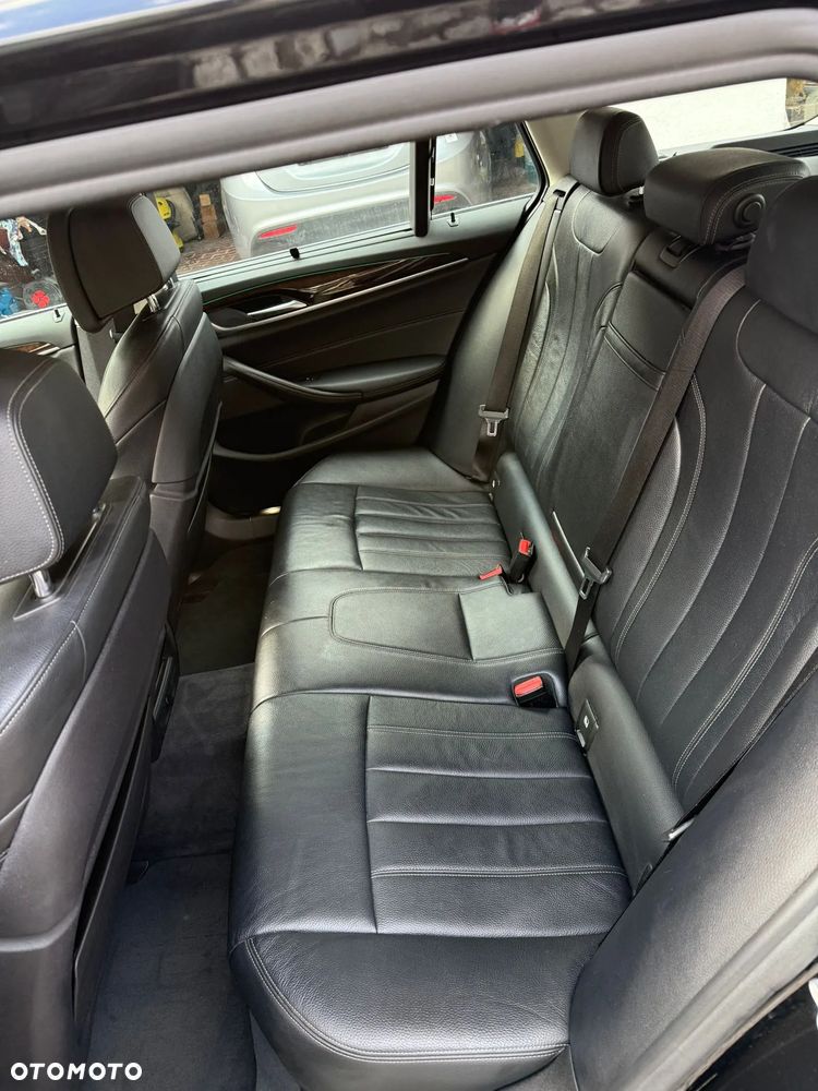 BMW Seria 5 530d xDrive Sport Line - 3