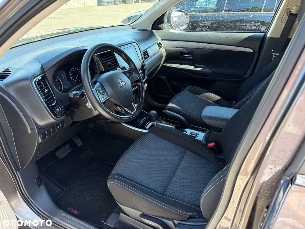 Mitsubishi Outlander 2.0 2WD CVT Edition+ - 14