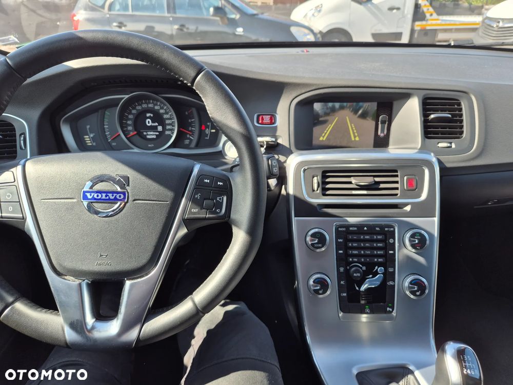 Volvo V60 D3 Momentum - 24