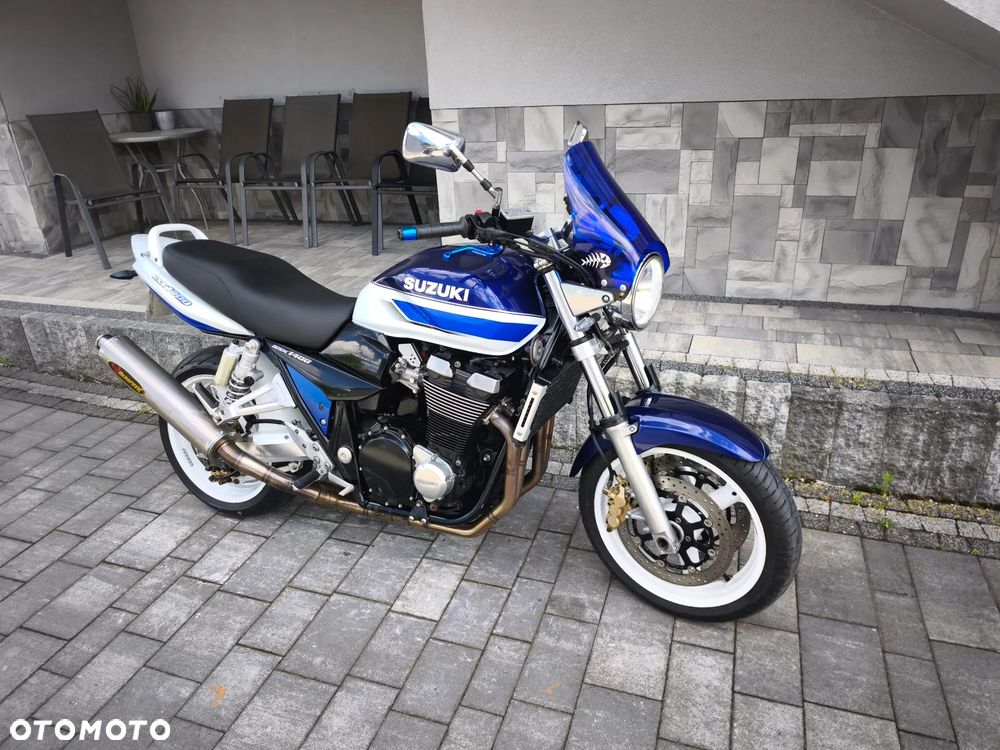 Suzuki GSX - 3