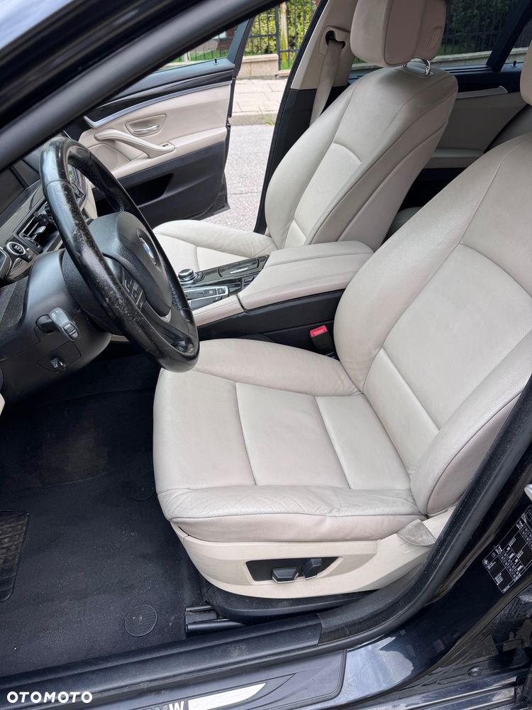 BMW Seria 5 525d xDrive Luxury Line - 15