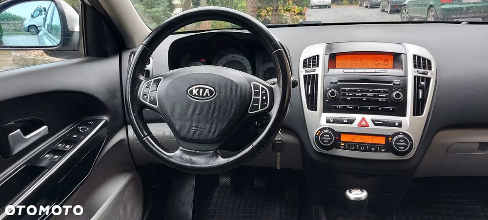 Kia Ceed - 28
