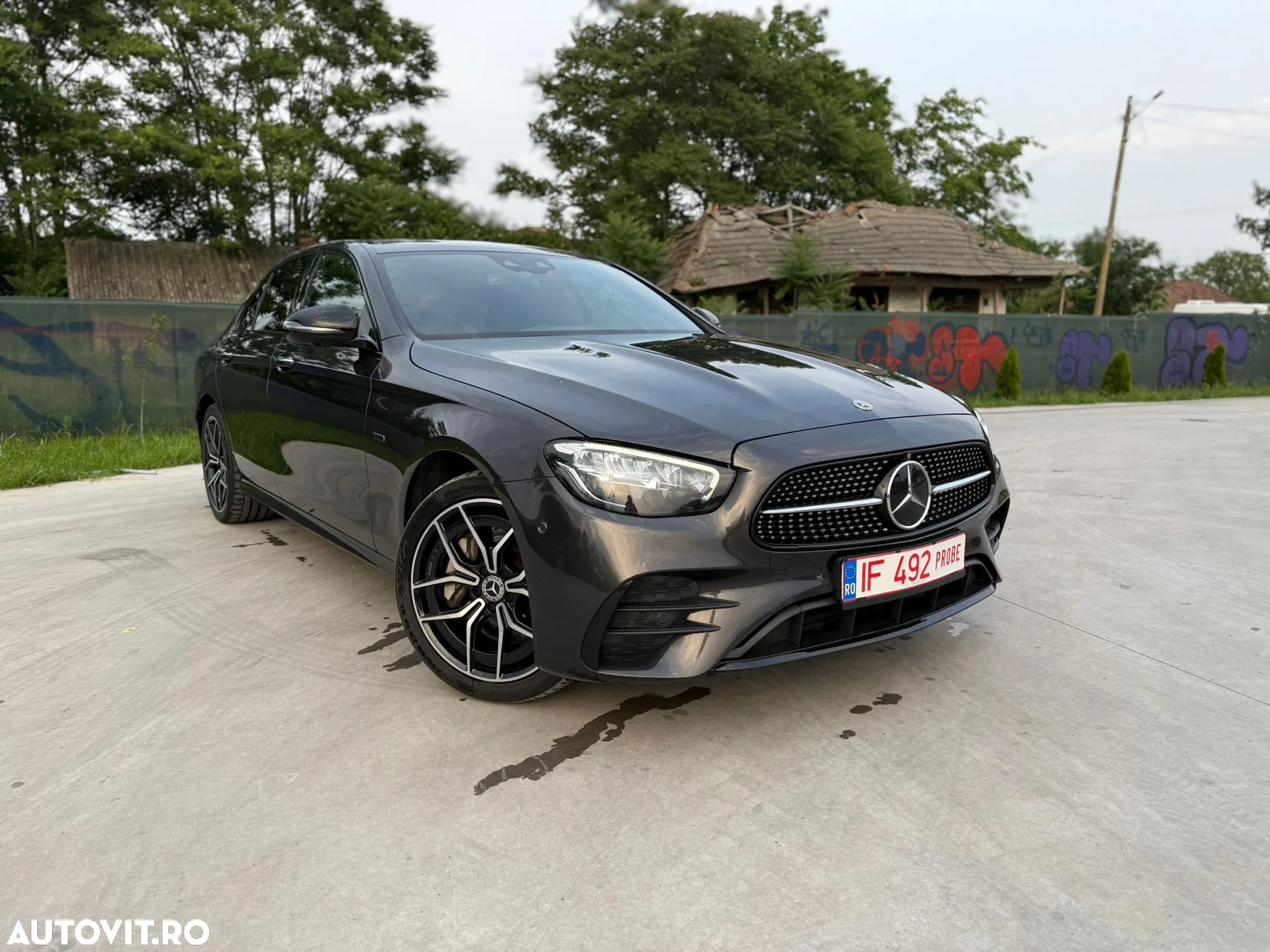 Mercedes-Benz E - 10