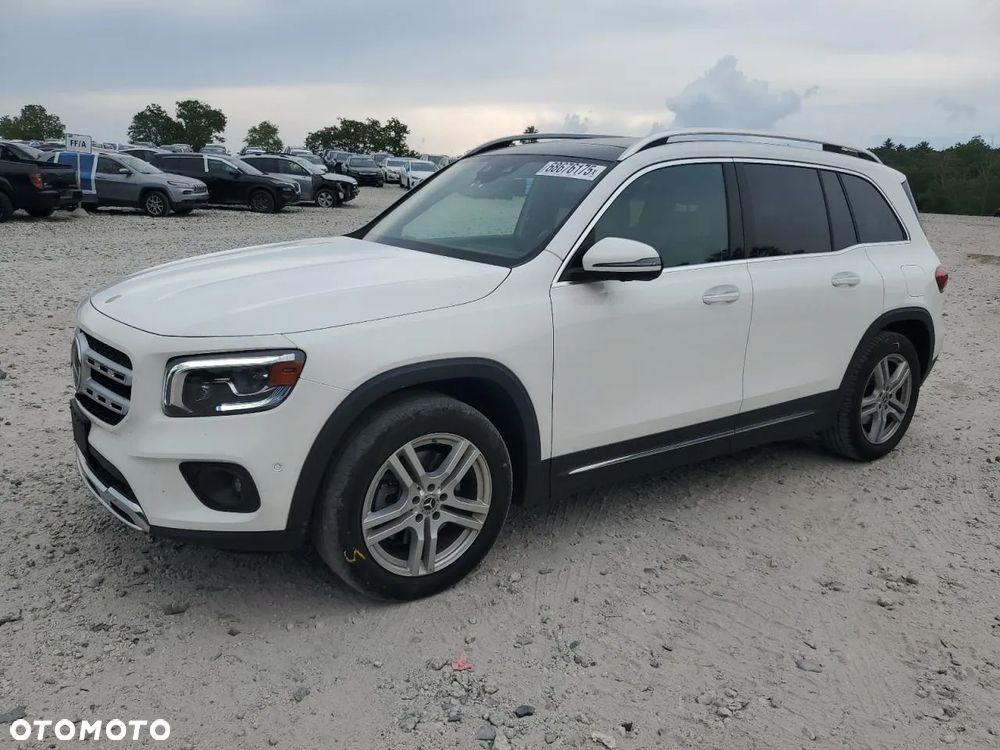 Mercedes-Benz GLB - 1