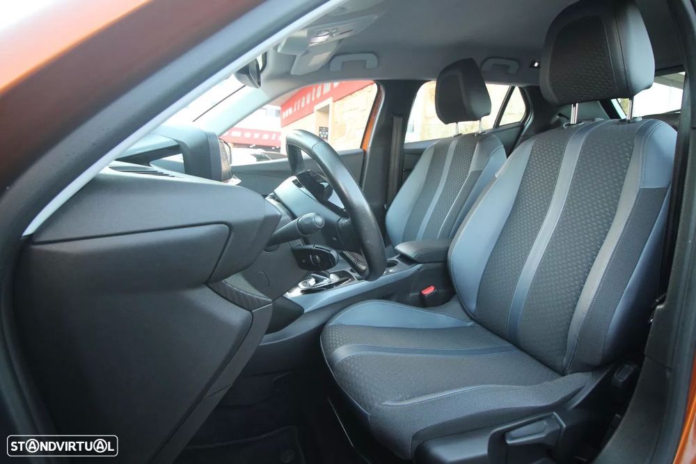 Peugeot e-2008 50 kWh Allure - 9