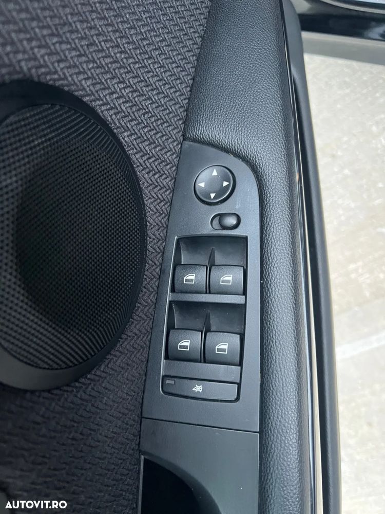 BMW Seria 3 320d Aut. - 12