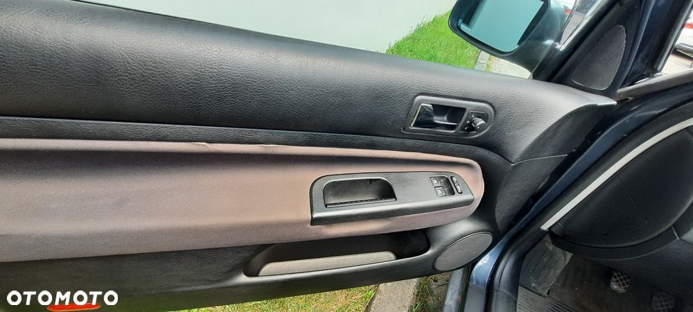 Volkswagen Golf 1.6 Comfortline - 17
