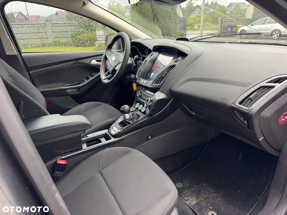 Ford Focus 1.0 EcoBoost Titanium - 8