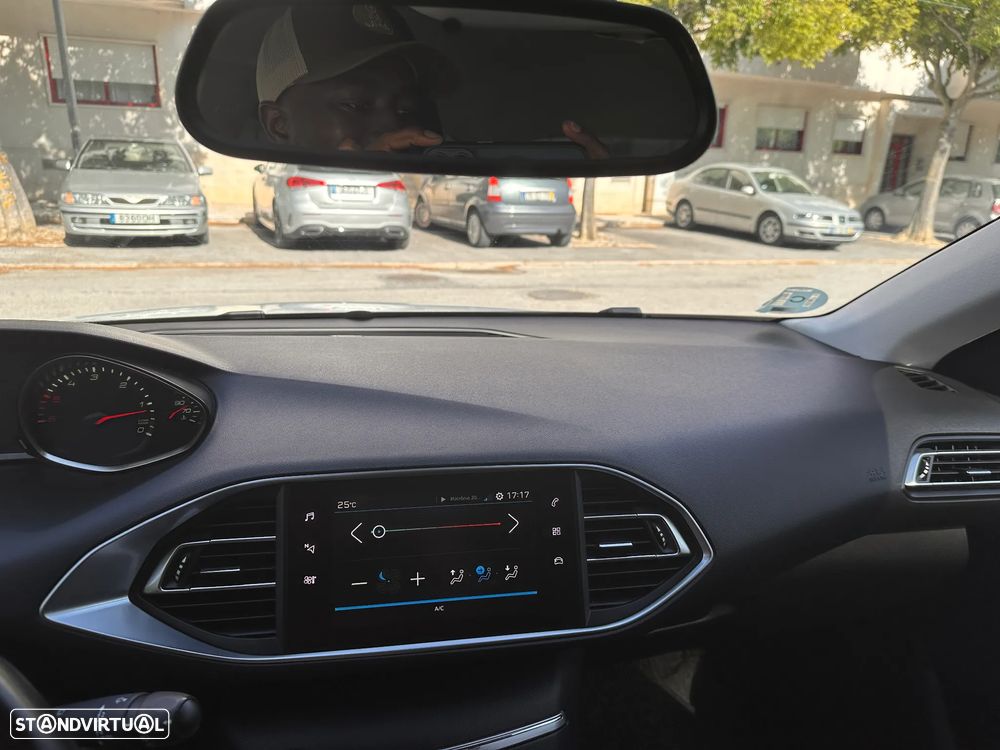 Peugeot 308 SW 1.5 BlueHDi Business Line - 12