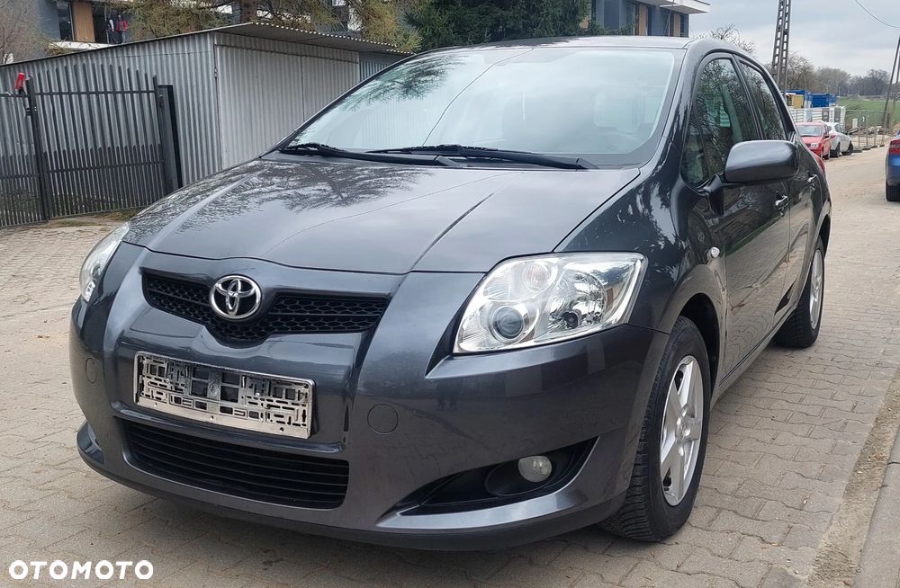 Toyota Auris 1.4 D-4D - 5