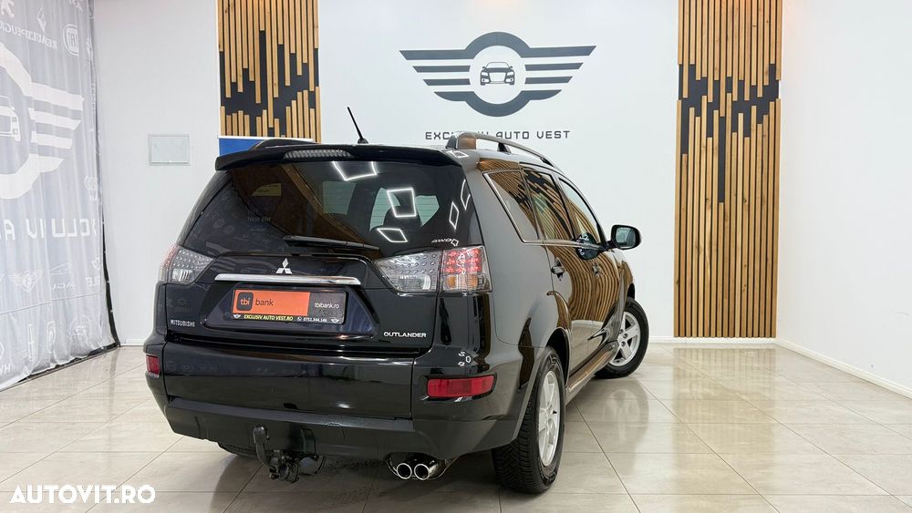 Mitsubishi Outlander 2.2 DI-D 4WD Instyle - 4