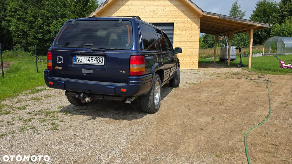 Jeep Grand Cherokee - 22