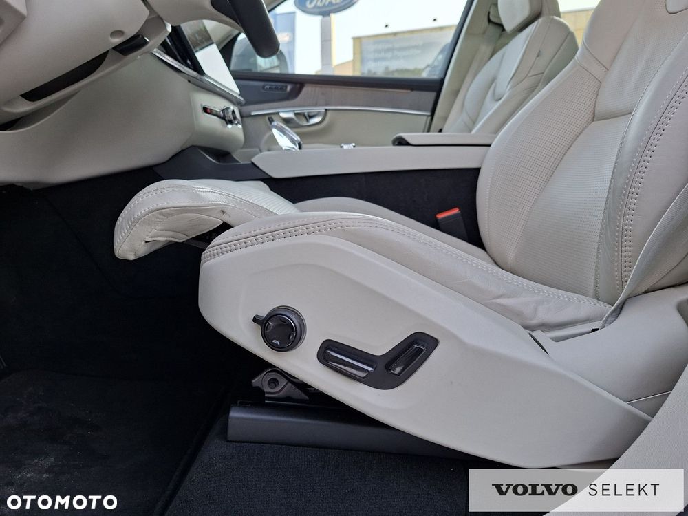 Volvo XC 90 - 32