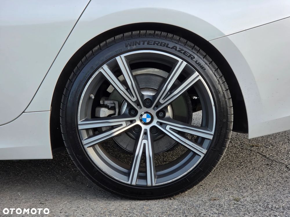 BMW Seria 3 330i Sport Line sport - 10