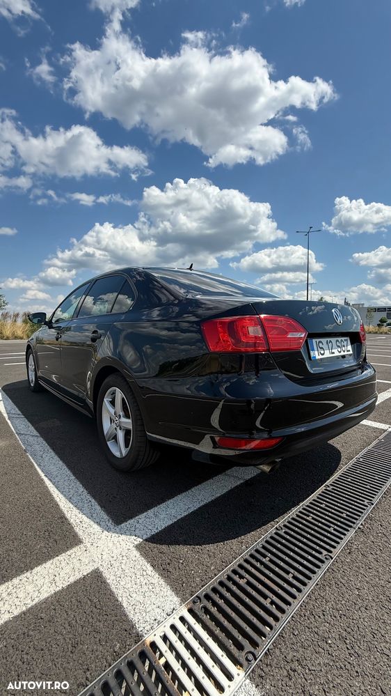 Volkswagen Jetta - 6