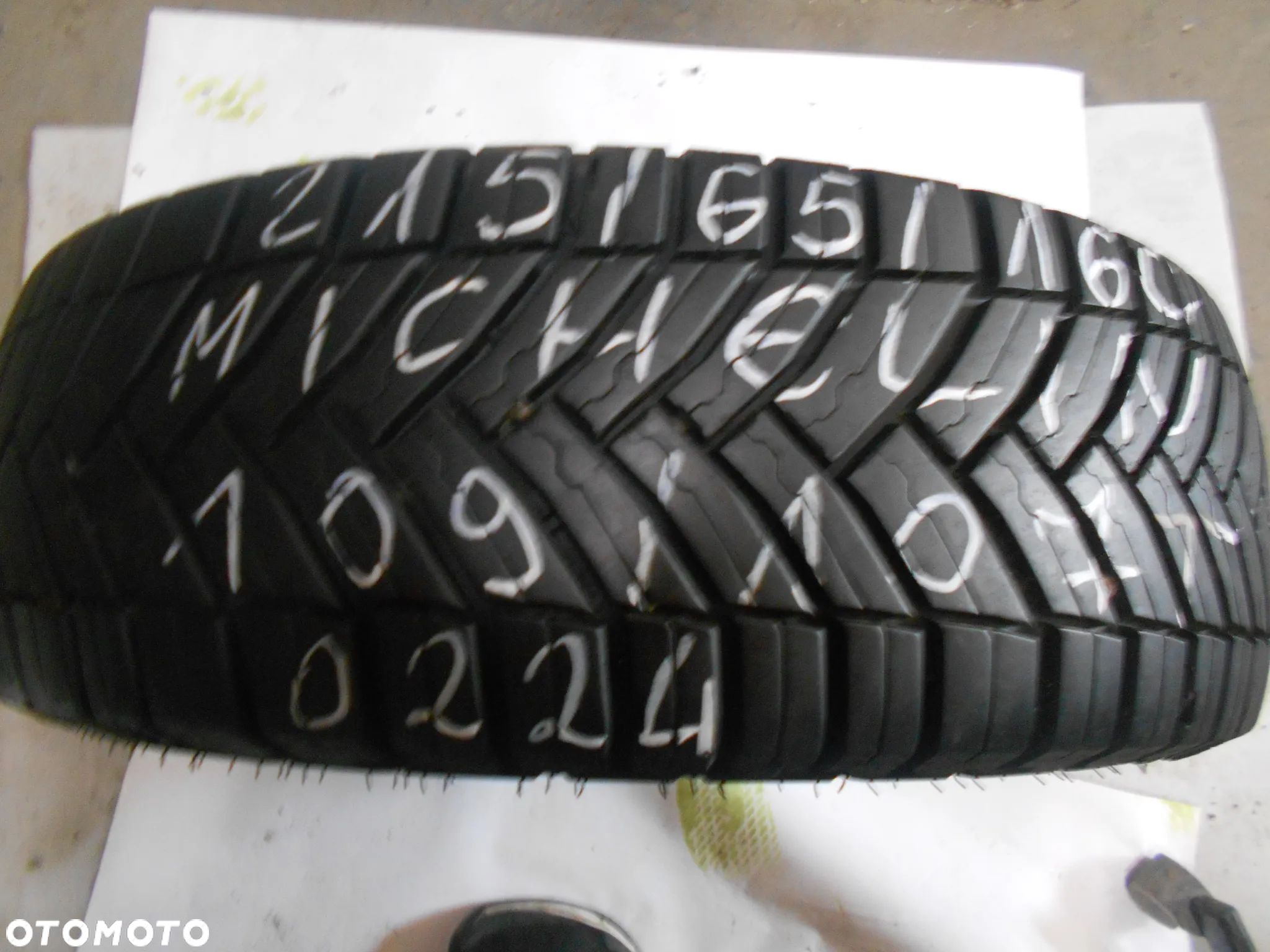 OPONA POJEDYNKA 215/65R16C MICHELIN AGILIS CROSS CLIMATE DOT 0224 9MM - 1