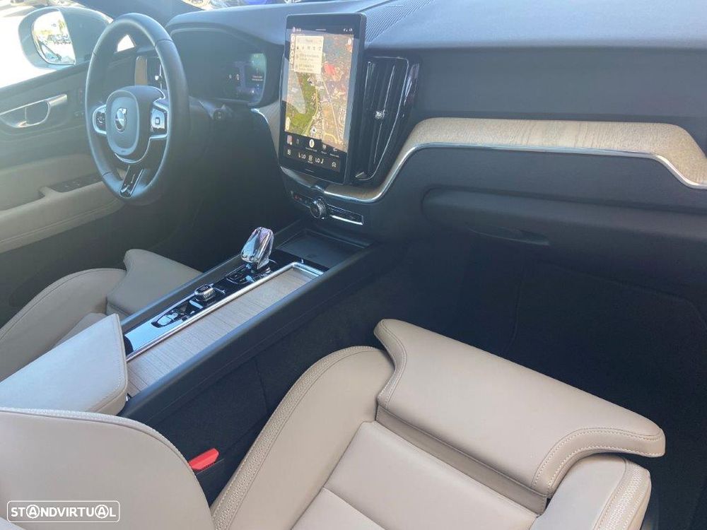 Volvo XC 60 2.0 T6 PHEV Plus Bright - 8