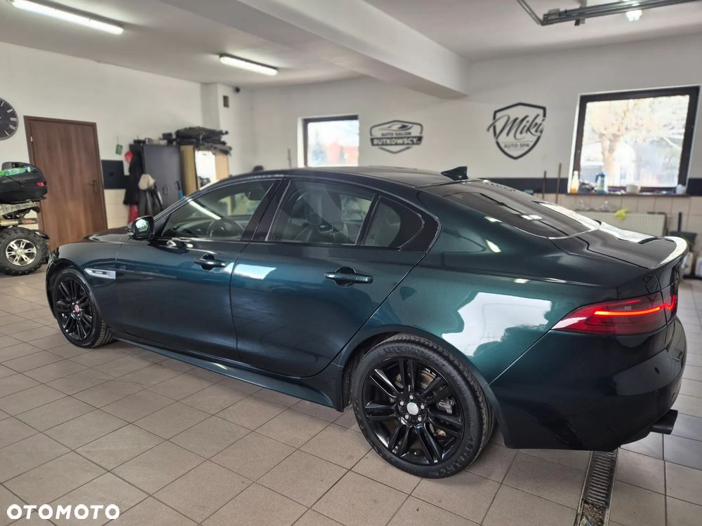 Jaguar XE 2.0 D R-Sport - 11