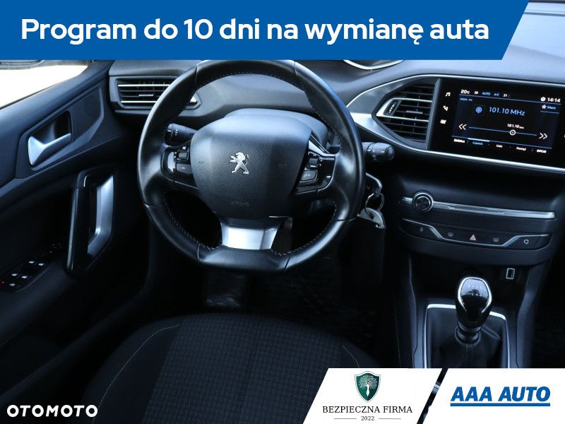 Peugeot 308 - 8