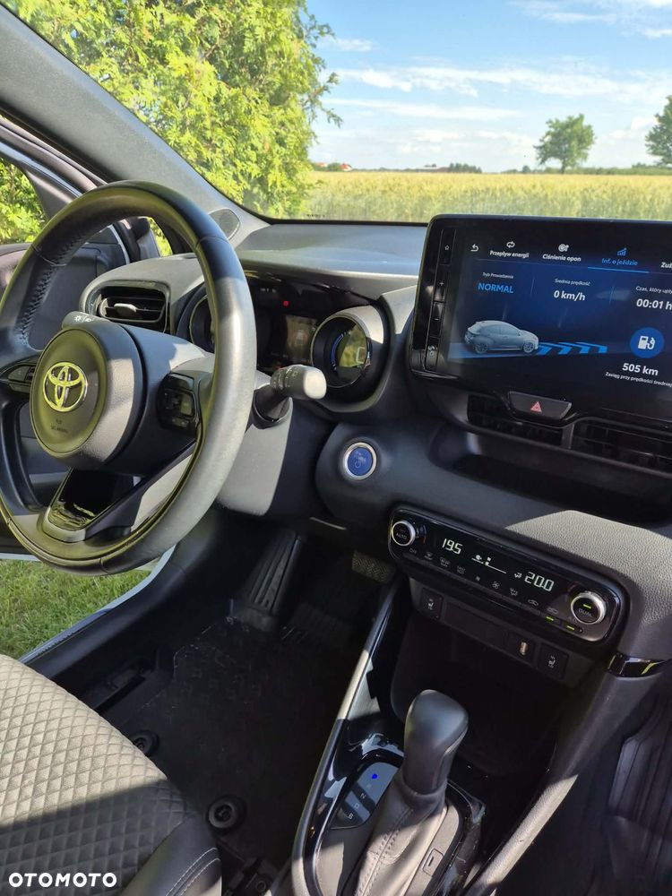 Toyota Yaris Hybrid 1.5 Executive - 4