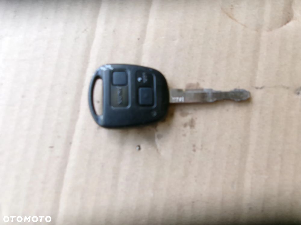 KLUCZYK TOYOTA AVENSIS T25 RAV-4 COROLLA YARIS - 1