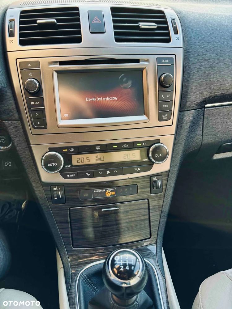 Toyota Avensis 1.8 Prestige - 9