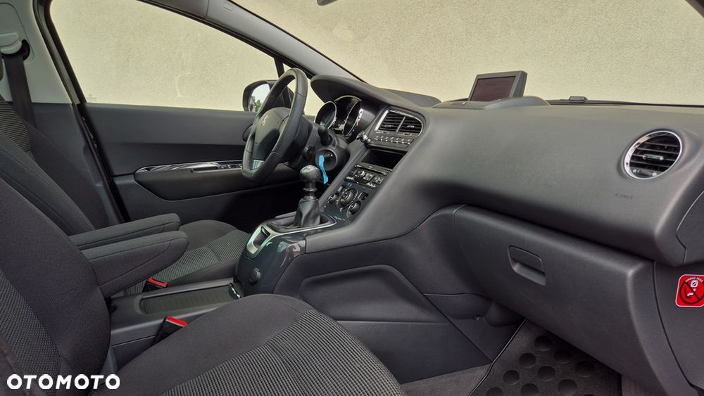 Peugeot 5008 2.0 HDi Premium + - 29