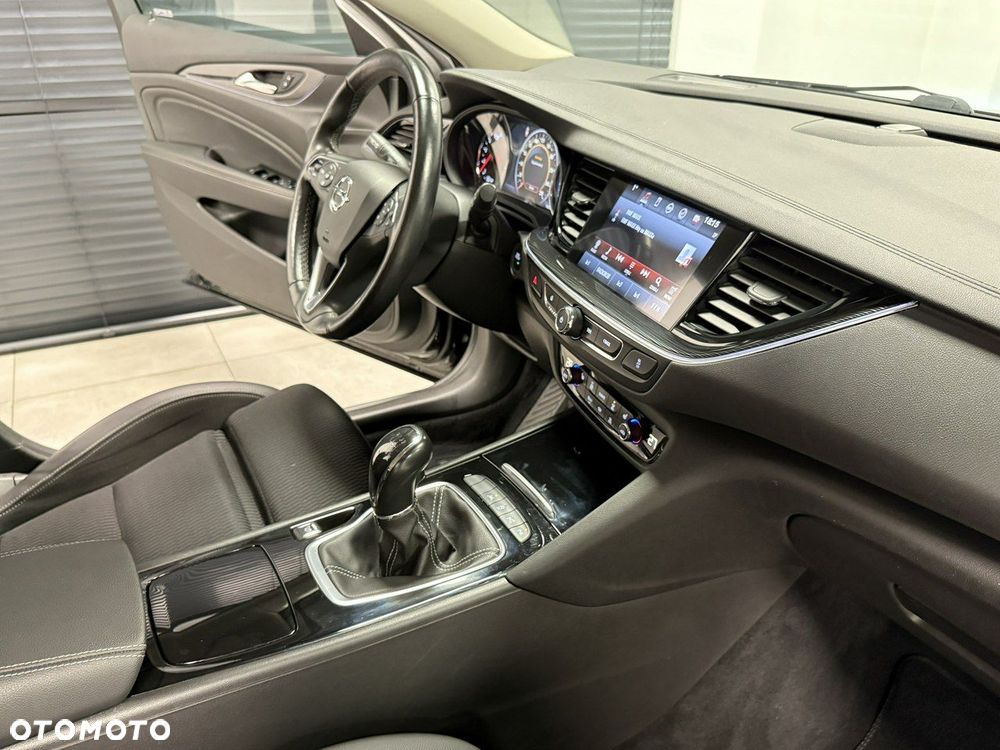 Opel Insignia - 32
