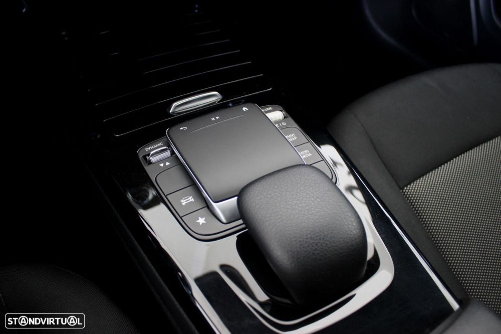 Mercedes-Benz CLA 180 d Shooting Brake Business Solutions Aut. - 34