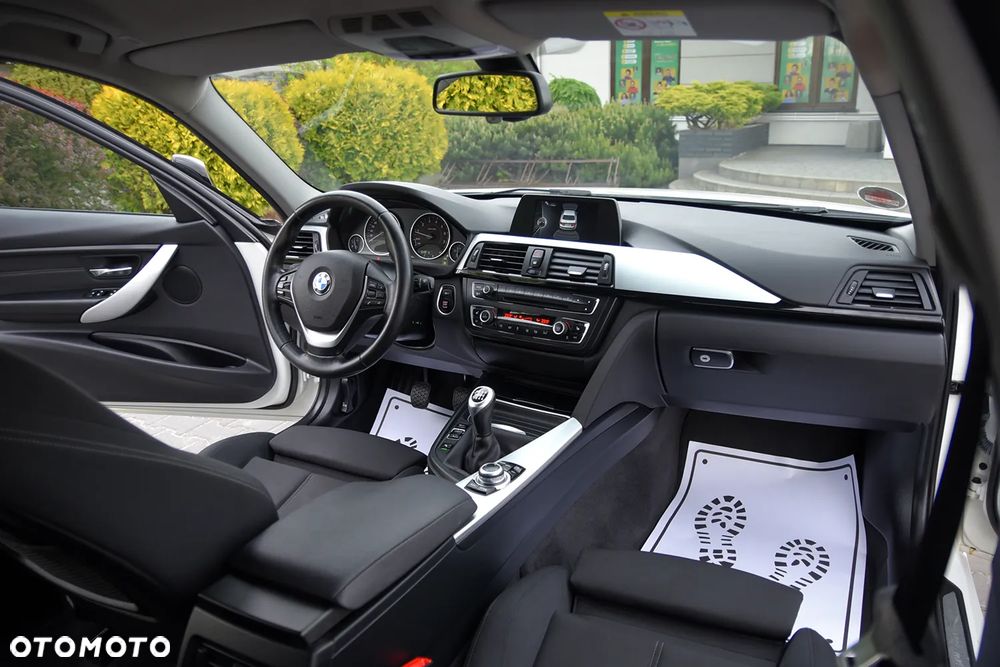 BMW Seria 3 316i - 33